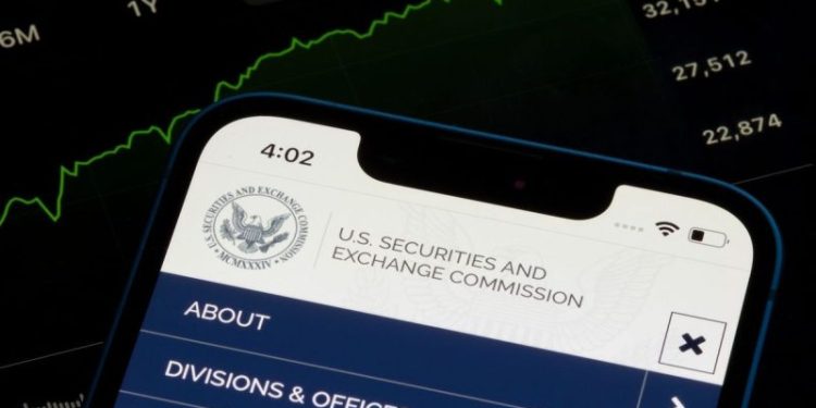 Crypto Market Recap: SEC Dismisses Coinbase Case, Debuts New Cyber Fraud Unit