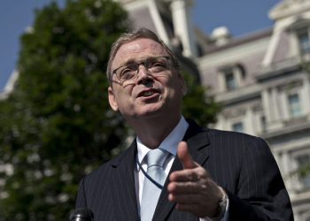 Kevin Hassett doubles down on Trump tariffs, says dozens of countries are asking to negotiate