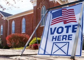 Apple expected to roll out texting update that would hit GOP hardest ahead of midterms, fundraisers say