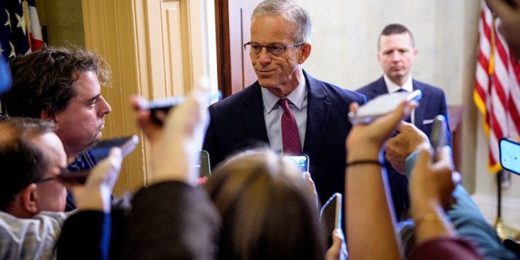 Government shutdown enters 3rd day as Senate stalemate over Obamacare subsidies drags on