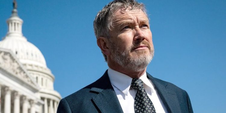 Patriot or ‘Pathetic RINO’? Maverick Republican Thomas Massie trades ‘America First’ label for ‘America only’